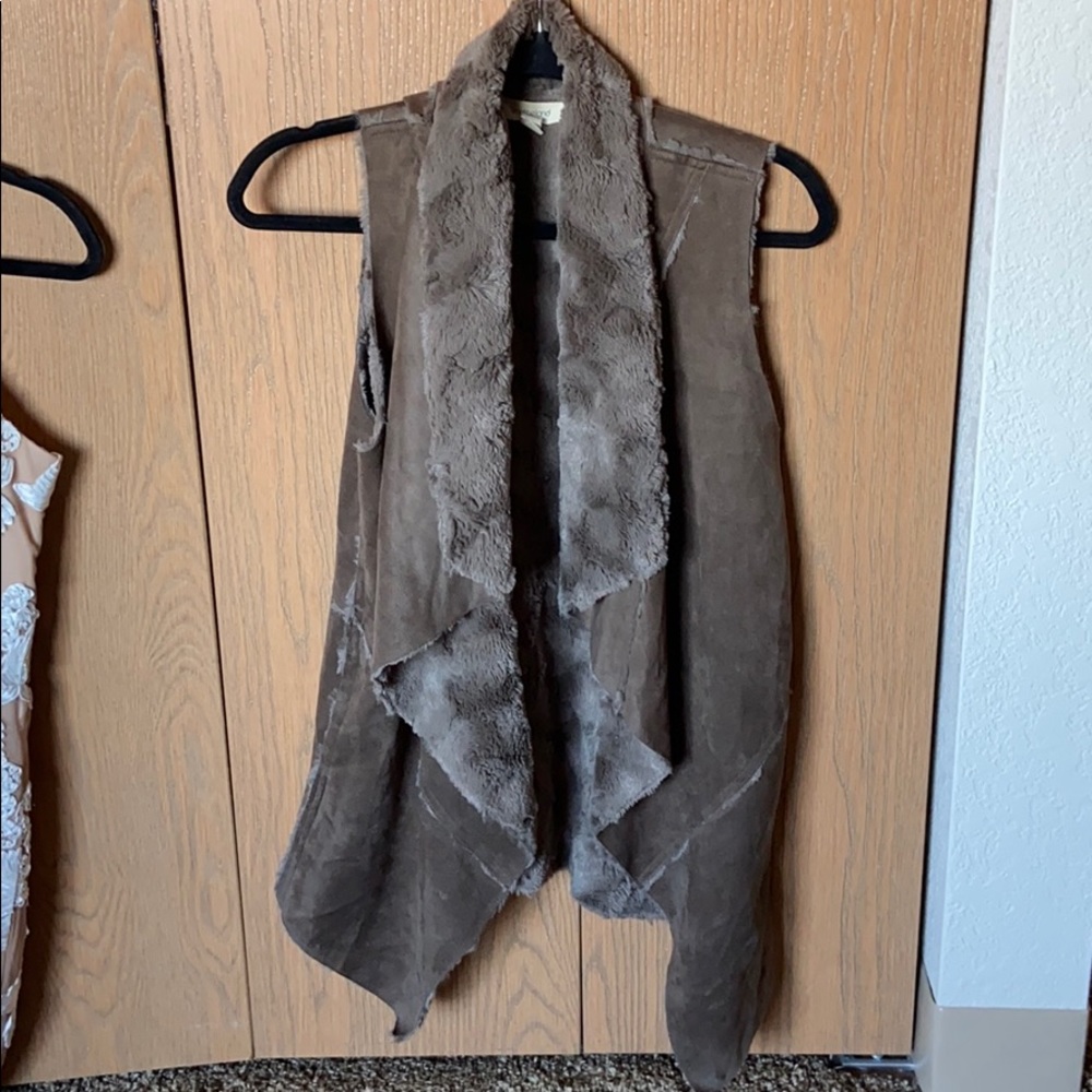 Suede & faux fur vest from boutique